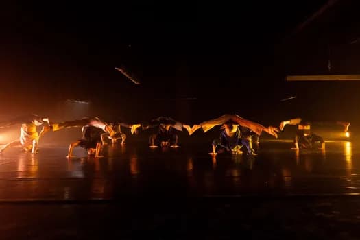 Imagem do DO CHÃO NÃO PASSA