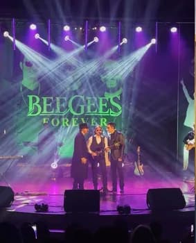Imagem do BeeGees no Black Garden