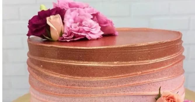 Imagem do CURSO DE BOLO DE ANIVERSÁRIO (CURSOS PARA ALUNOS AVANÇADOS)